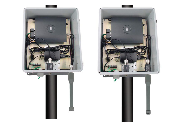 Antenna directly attached to a bulkhead adapter on a NEMA enclosure